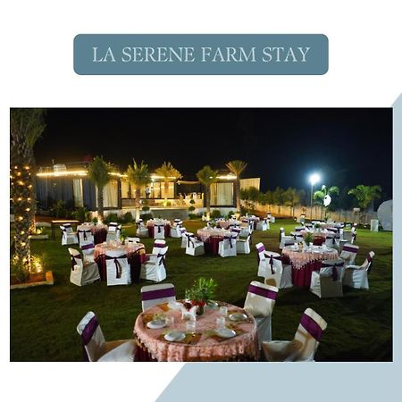 La Serene Farm Stay - Luxary 4 Bed Room Property Haidarábád Kültér fotó